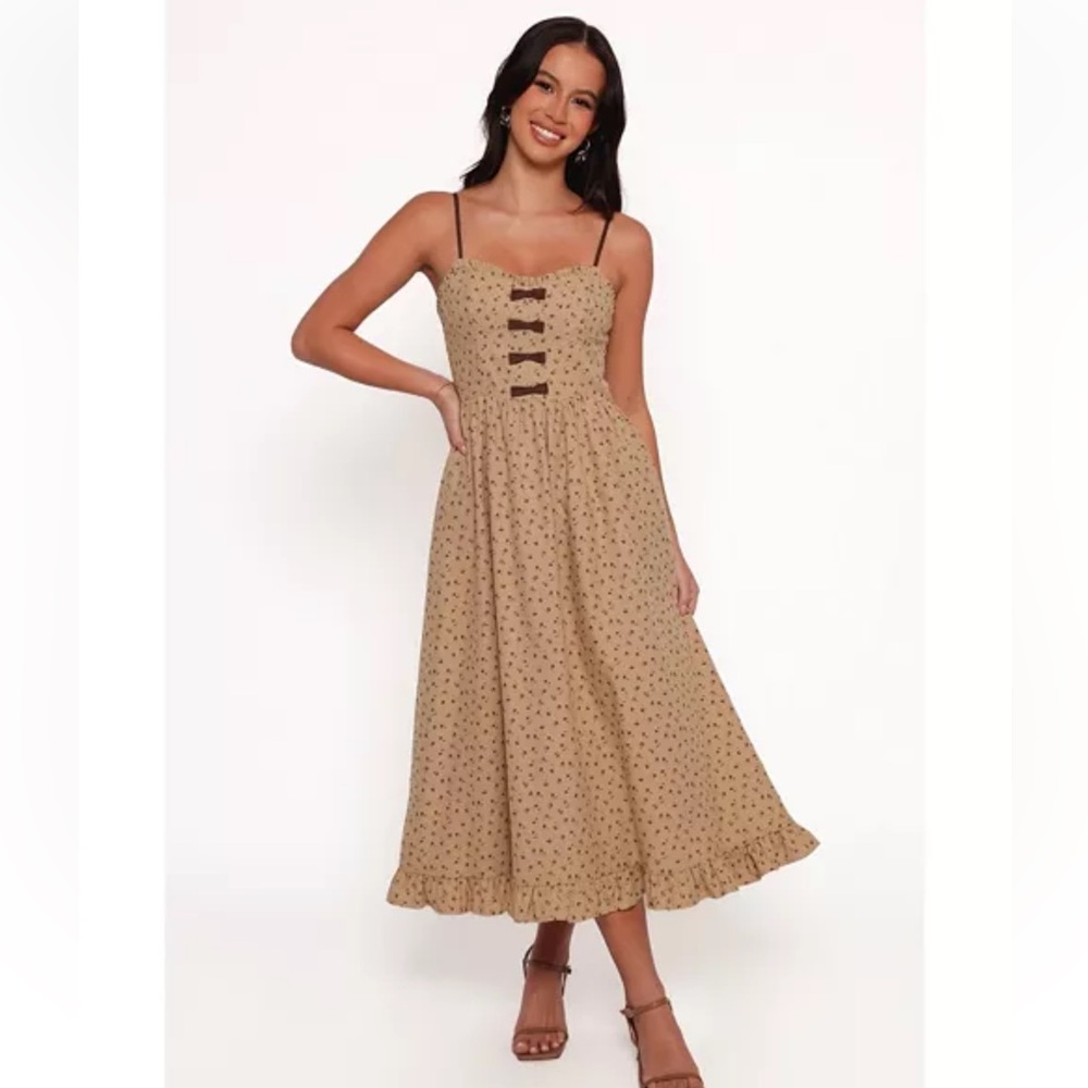 Petal and Pup Women's Robbins Midi Dress! Brand new, never worn!! Size: medium!
